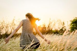 woman-4405820_1280